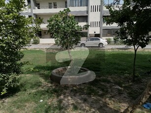 Centrally Located Flat Available In Askari 5 For sale Askari 5