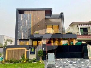 Elegant 10 Marla Home In Prime Location - Modern Design And Finishes DHA Phase 5