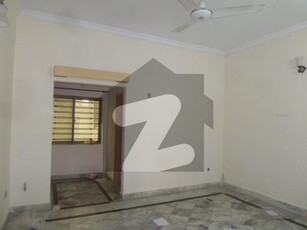 Prominently-Located Main Double Road 1 Kanal Upper Portion Available In Satellite Town - Block E Satellite Town