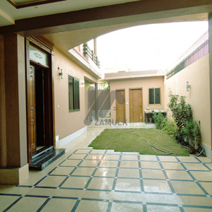 19 Marla Luxurious House For Rent At Amir Town