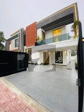 10 Marla Luxury House is Available for Sale in bahria town Lahore Bahria Town Gulbahar Block