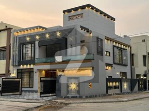 10 Marla Luxury House is Available for Sale in bahria town Lahore Bahria Town Jasmine Block