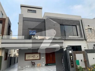 10 Marla Luxury House Is Available For Sale In Bahria Town Lahore Bahria Town Jasmine Block