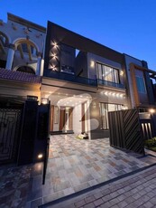 5 Marla Luxury House is Available for Sale in bahria town Lahore Bahria Town Tulip Block