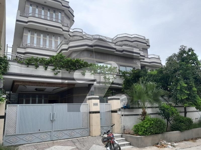 1 kanal 8 Bed house for sale sector 2 Gulshan Abad