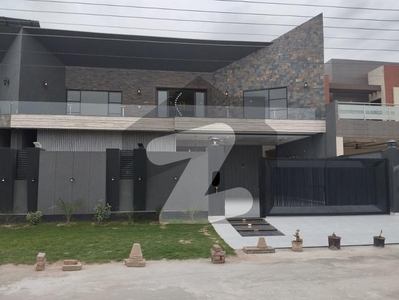 1 Kanal Double Story House at 60 Feet Road for Sale Wapda Town Phase 2