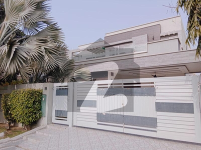1 Kanal Semi Furnished Modern House Walking Distance Main DHA Office At Prime Location For Sale In DHA Phase 6 Lahore. DHA Phase 6