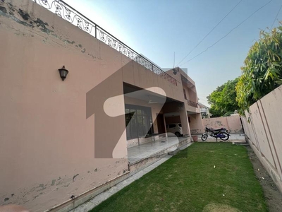 1 Kanal House Is Available For Sale In Model Town Lahore Model Town Block K