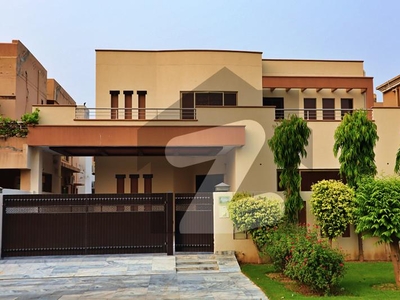 1 Kanal Used Modern Bungalow For Sale At Prime Location Phase 5 DHA Phase 5