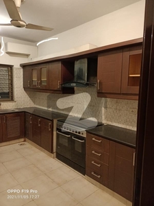10 MARLA 3 BEDROOMS SD HOUSE AVAILABLE FOR SALE Askari 11 Sector B