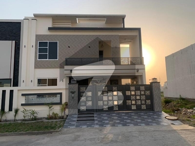 10 Marla Beautiful House For Sale In DC ColOny Gujranwala DC Colony