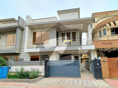 10 Marla Beautiful House In Bahria Town Bahria Town Phase 3