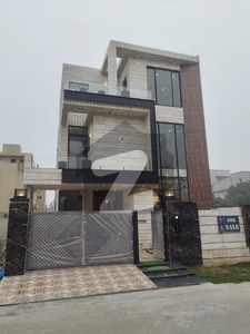10 Marla Beautifully Designed House For Sale In Lake City Lahore Lake City Sector M-2