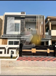 10 Marla , Brand New Designer House For Sales Bahria Town Phase 3