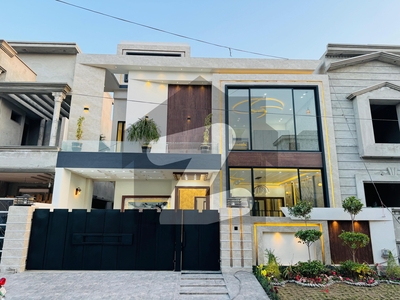 10 Marla Brand New House Available For Sale Near to Grand Masjid Prime Location Royal Orchard
