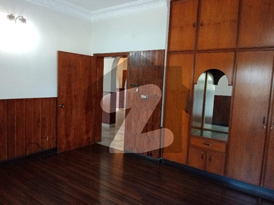 10 Marla Corner, Facing Park, Double Storey House Prime Location For Sale In Wapda Town Phase 1,D3 Block Wapda Town Phase 1 Block D3