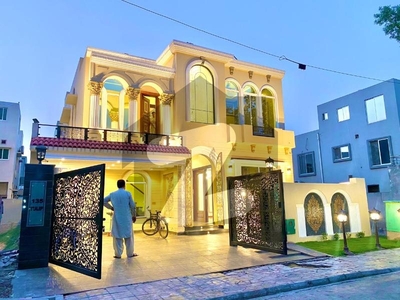 10 Marla Designer House Available For Sale Bahria Town Lhr Bahria Town Overseas B