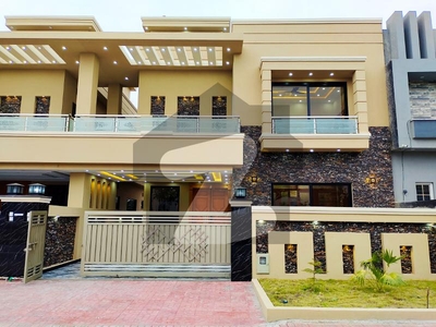 10 MARLA DESIGNER HOUSE FOR SALE Bahria Town Phase 8