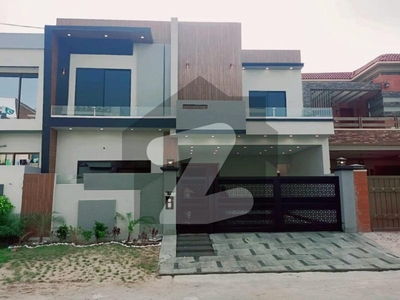 10 Marla Double Storey Beautiful Luxurious House For Sale In Wapda Town Phase 2 Wapda Town Phase 2