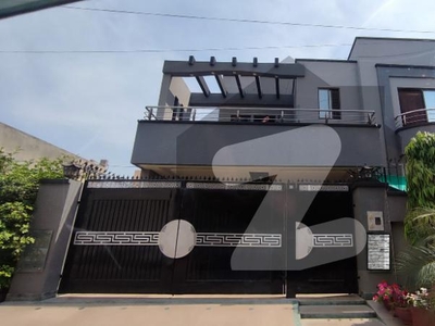 10 MARLA HOUSE AT PRIME LOCATION FOR SALE Wapda Town Phase 1 Block F2