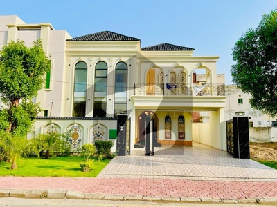 10 Marla House For Sale In Sector C Bahria Town Lahore Bahria Town