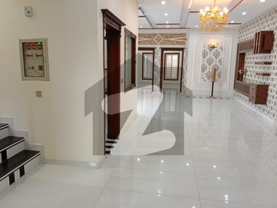 10 Marla Lavish House For Sale Direct Meeting With Owner In Johar Town Lahore Johar Town