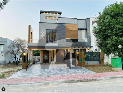 11 MARLA CORNER HOUSE TOP LOCTION OWNER NEEDS NEAR TO PARK DHA Phase 1