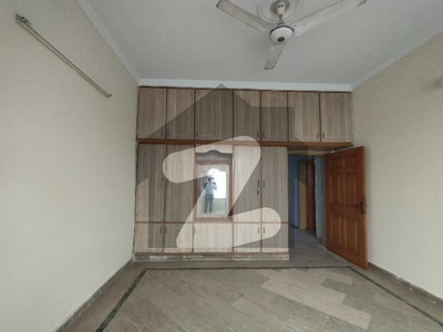 12-MARLA 04-BEDROOM'S HOUSE AVAILABLE FOR SALE. PAF Officers Colony