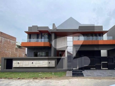 12.5 Marla House At Good Location In Possession Area Ghagra Villas