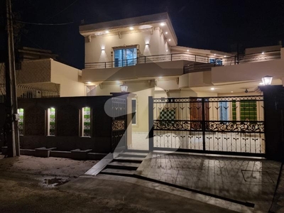14 MARLA PERFECT LOCATION BRAND NEW HOUSE AVAILABLE FOR SALE IN WAPDA TOWN PHASE 1 Wapda Town Phase 1