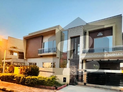 15 MARLA BEAUTIFUL DESIGNER LUXURY HOUSE Bahria Town Phase 7