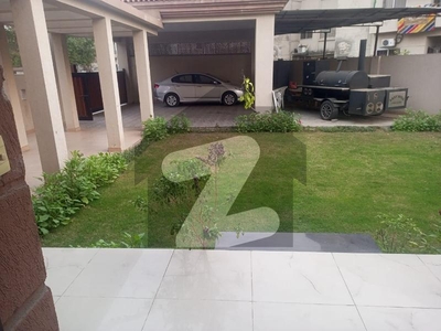 16 MARLA 4 BEDROOMS BIG HOUSE AVAILABLE FOR SALE Askari 11 Sector B