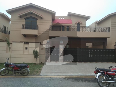 17 Marla Big House For Sale In Askari 10 Sector F Askari 10 Sector F