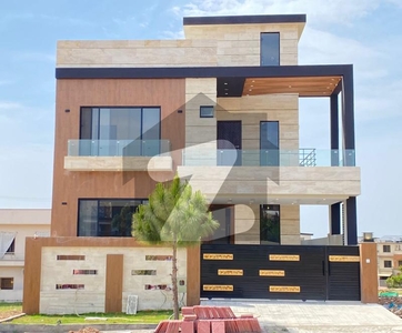 17 MARLA DREAM HOUSE WITH HUGE LAWN, SWIMMING POOL, GAMING & SNOOKER ROOM FOR SALE Bahria Greens Overseas Enclave Sector 3