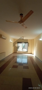 2 Bedroom Unfurnished Apartment Available For Rent In F-11. F-11 Markaz