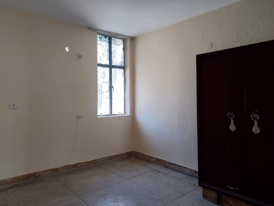 220 Ft² Flat for Sale In Muslim Town, Lahore