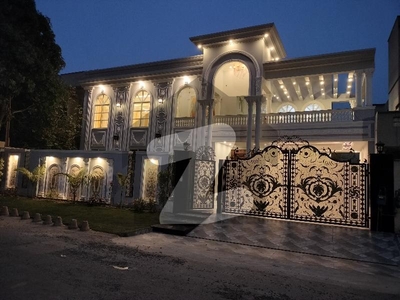 24 Marla Royal Spanish Villa For Sale Valencia Town Lahore Pakistan Near Gourmet Bakers And Market Valencia Housing Society