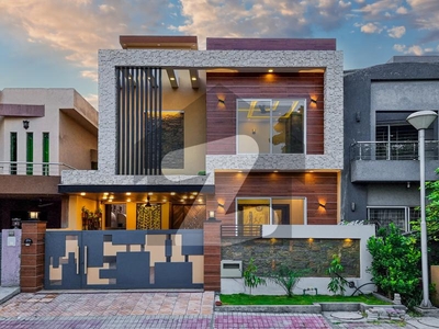 5 Bed Designer House At Ideal Location Bahria Town Phase 4