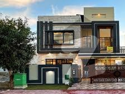 5 Bed Drawing Dining Luxury Town House Shaheed Millat Road