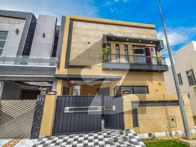 5 Marla Beautifully Modern House For Sale In Dha 9 Town Near To Park & Commercial DHA 9 Town