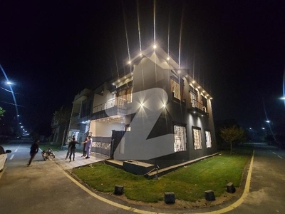 5 Marla Brand New Conner House For Sale Lyallpur Avenue