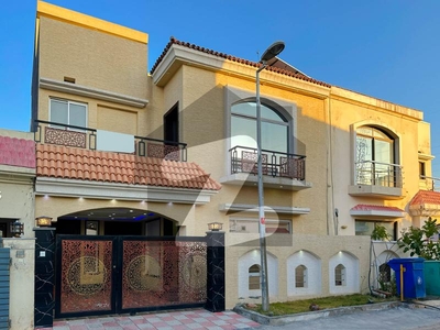 7 Marla Elegant Brand New House Bahria Town Phase 8 Usman Block