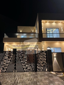 7.5 Marla Beautiful Luxurious Park Facing House Available For Sale In Buch Villas Multan Buch Executive Villas