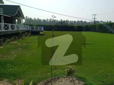 8 Kanal Farm House Available For Sale VIP Location Round About Total Farm House'S Bedian Road