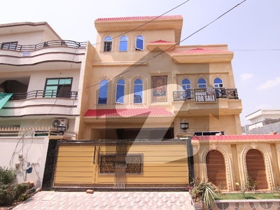 A Beautiful 8 Marla Double Storey House For Sale Airport Housing Society