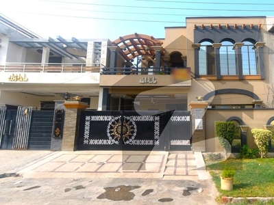 A House Of 10 Marla In Lahore Bismillah Housing Scheme Block B