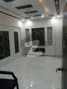 Aparment For Sale 1st Floor Fully Renvoted 900 Sqfeer Rental Value 35000 Dha Phase 5 Badar Commercial Badar Commercial Area