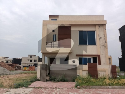 Bahria Town Phase 8, 5 Marla Designer House 4 Beds With Attached Baths Outstanding Location On Investor Rate Bahria Town Phase 8 Safari Valley