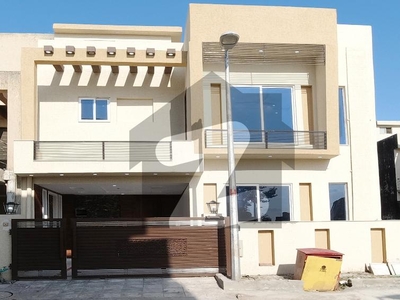 Bahria Town Phase 8, 5 Marla Designer House On Investor Rate Bahria Town Phase 8 Ali Block