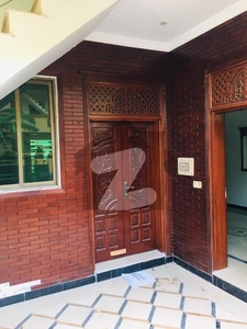 Beautiful Luxury Modern 25 X 40 House Available For Rent In G-13 G-13/1